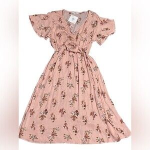 Veveret Sweet Blush Flutter Sleeve Dress